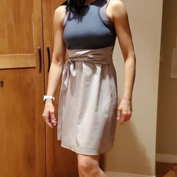 Dress - Picture 2 of 6